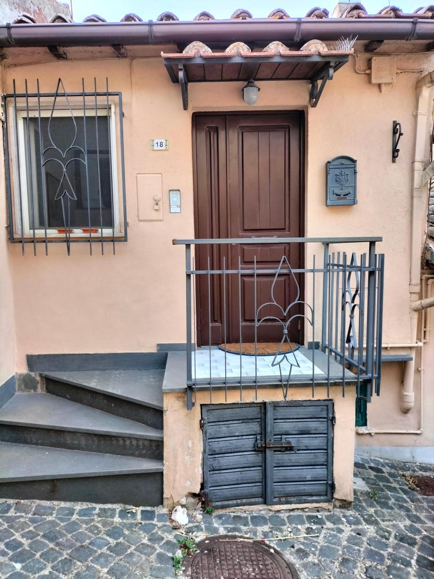 Piazza Varese Valentano Extérieur photo